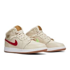 $250 Nike Air Jordan 1 Mid GS Fleece Pearl White DO2207-264 Size 6.5Y Excellent